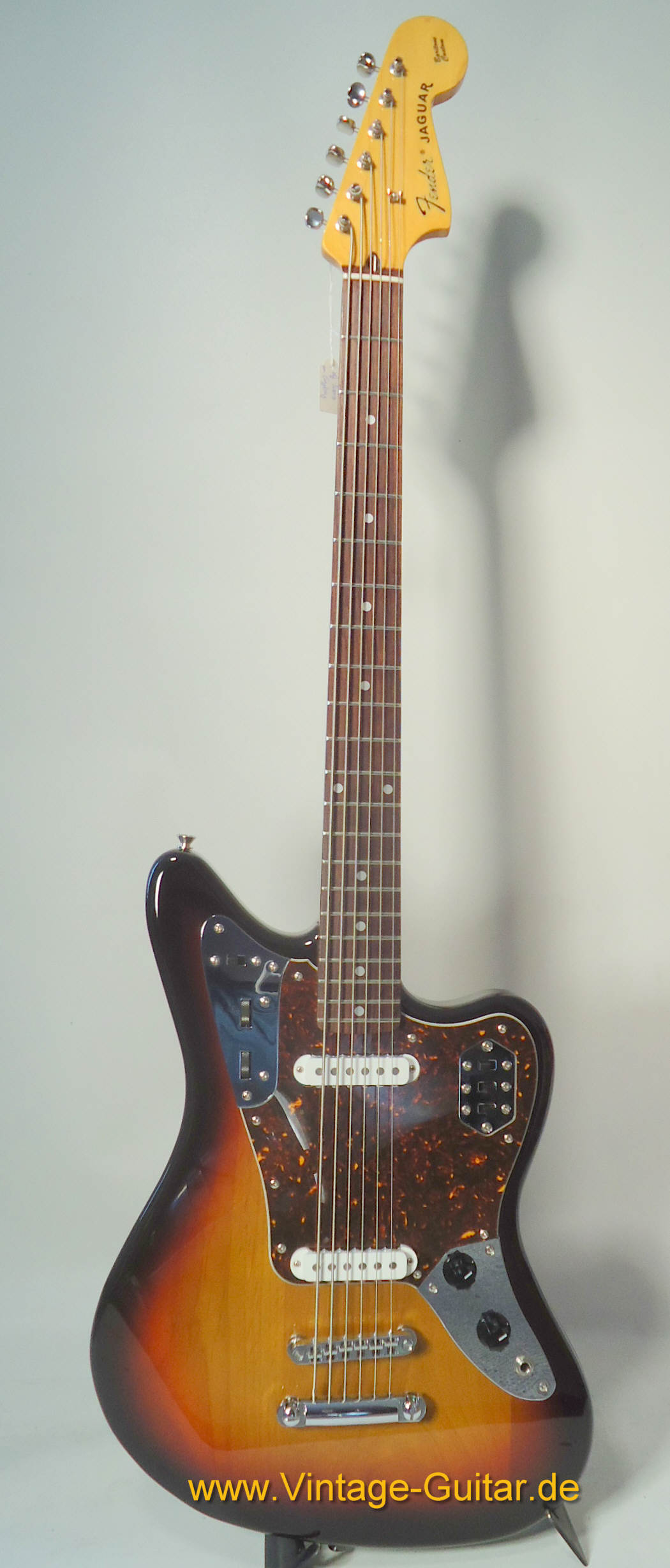 Fender Jaguar Baritone a.jpg